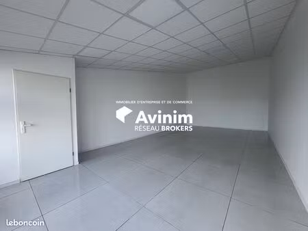 local 47 m² baie-mahault