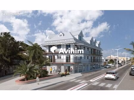 local 83 m² sainte-anne