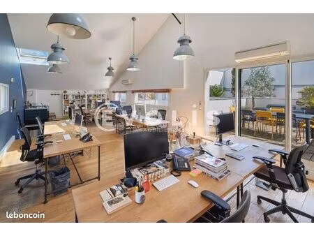 bureau 150 m²