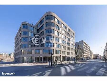 bureaux 708 m²