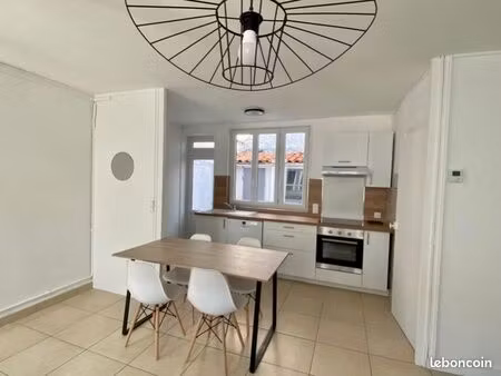 maison de ville meublée