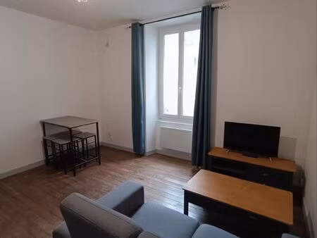 f2 centre ville + place de parking