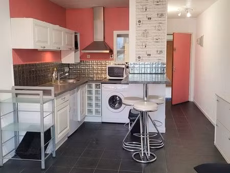 vend studio meublé équipé