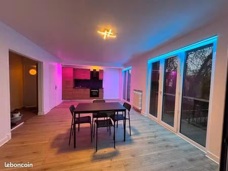 location appartement meublé entièrement rénové au cœur du village