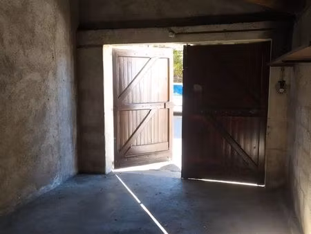 garage fermé 20m2 proche centre-ville