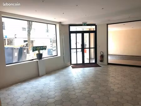 boutique à louée garches