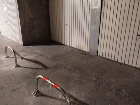 location box fermé en sous sol avec badge