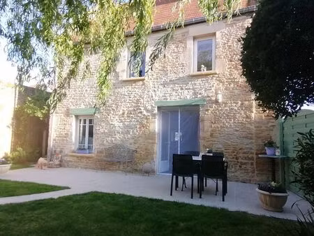 maison en pierre individuelle et appartement et local commercial