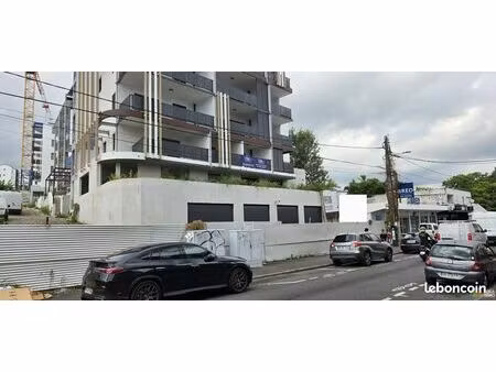 local commercial 122 m²