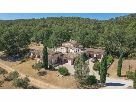 fayence: pittoresque ancien mas provençal sur 18 000m² de terrain plat  charme et belle...
