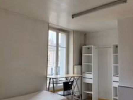 studio étudiant ou stagiaire charges et fibre compris proche séraucourt