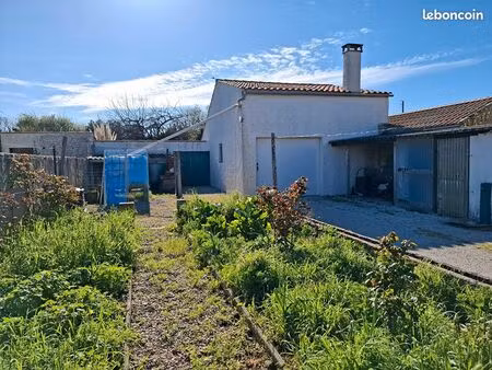 bâtiment 1 pièce 70 m²