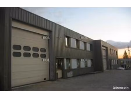 local bureaux 1 730 m²