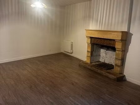 appartement type 2 non meublé  plein centre-ville à bourges