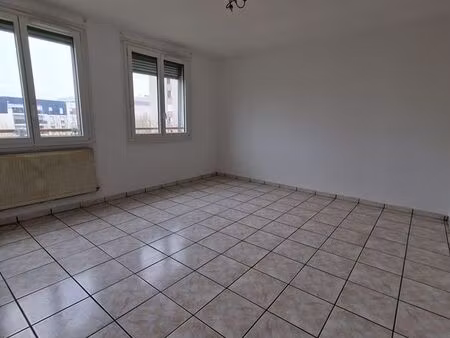 appartement 3 pièces 50 m2 stains maxime gorki (cave + parking)