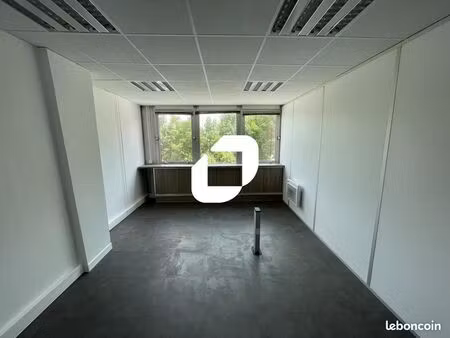bureau 200 m²