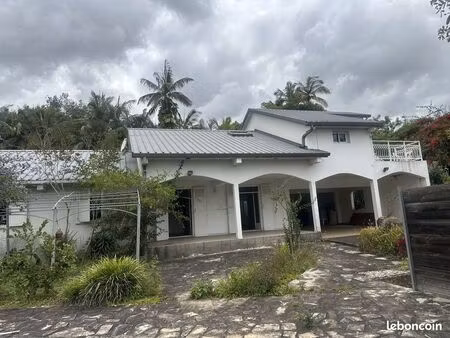 villa 8 pièces 150 m²