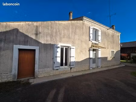 maison à vendre  3 ch  batiments  jardin