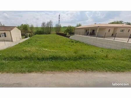 terrain constructible avec cadre naturel – bord de ruisseau