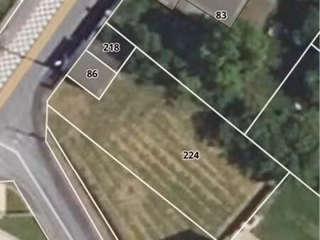 terrain constructible de 554 m²