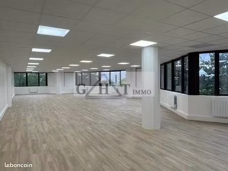 bureaux 163 m²
