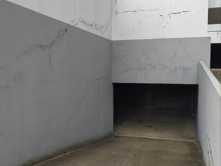 garage individuel fermé en sous-sol