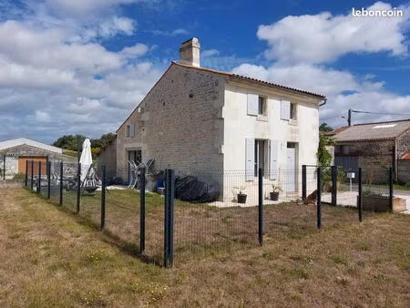 maison charentaise renovee saint porchaire