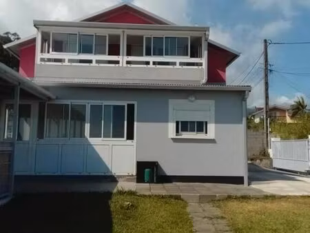 villa 4 pièces 100 m²