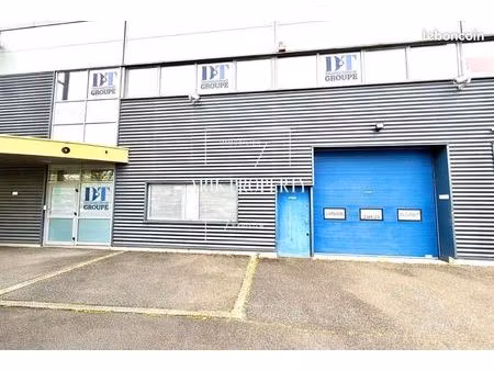 bureaux 624 m² stains