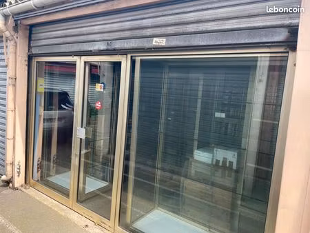 vente boutique 19 m² puces marché vernaison saint ouen