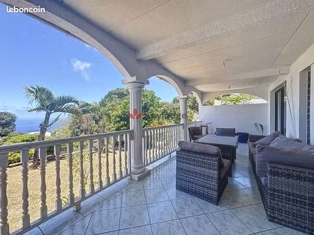 maison t3 (2 chambres)  106 m2  vue mer  piton st-leu