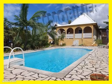 villa 6 pièces 180 m²