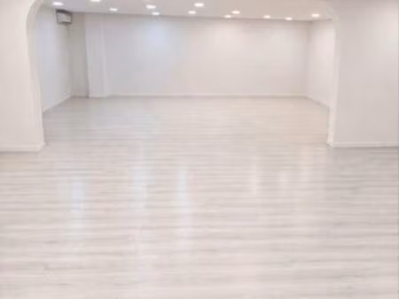 boutique 80m2 loyer 750 ht