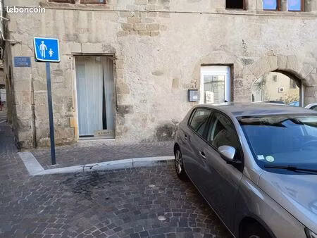 loue beau bureau/ commerce