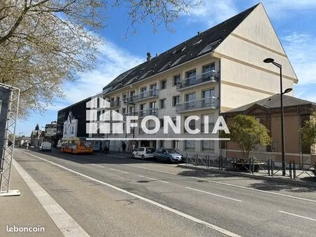 local commercial 81 m²