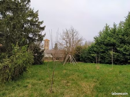 beau terrain de 960m2 constructible