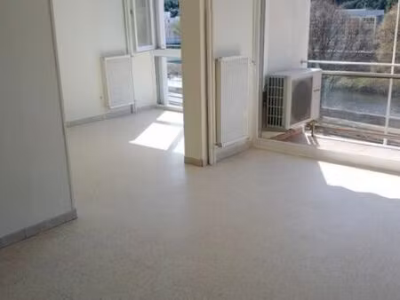 bel appartement  accès sécurisé  centre ville  93 m²  5 pièces  excellent état  avec garag