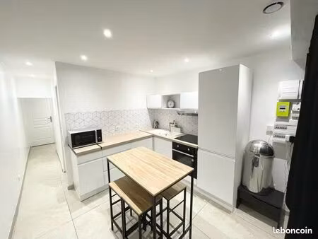 appartement rénové et meublé centre ville