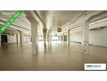 local commercial 880 m²