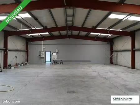 local d'activité 730 m²