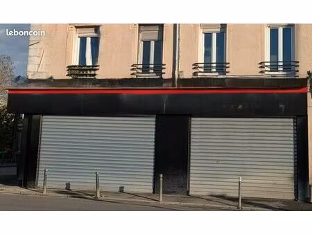 local commercial à louer 85 m2 2 000 euros