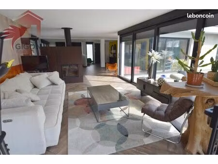 propriété 7 pièces 133 m²