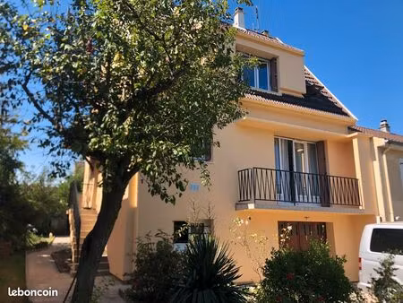 maison familiale lumineuse 6 pièces avec jardin et terrasse. secteur calme proche centre-v