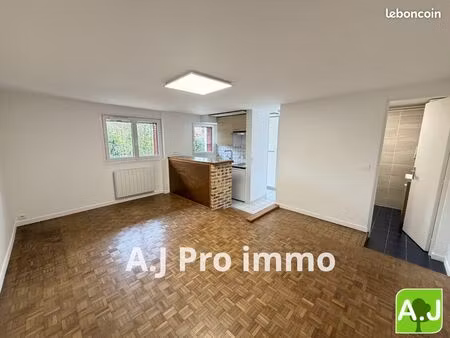 studio 1 pièce 27 m²