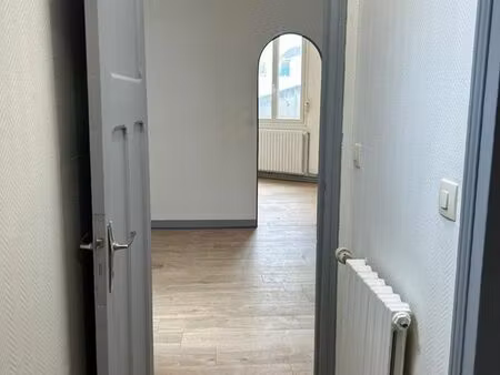 à louer joli f2 centre ville de pont audemer de 37 m2