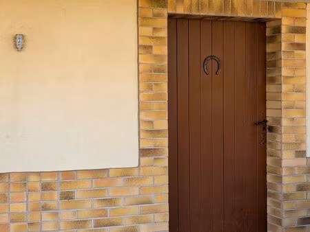 box de stockage sécurisé et sain en accès libre 8 m2 à larringes proche evian