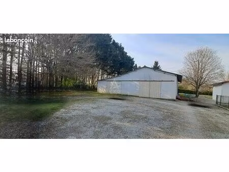 local 150 m² chazelles