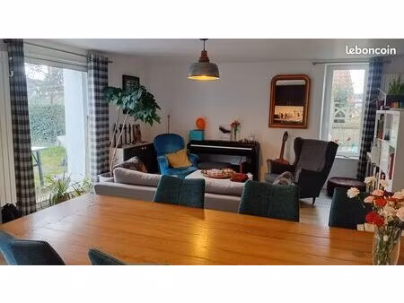 loue grand t2 de 65 m2 dans ceyrat