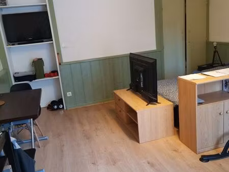 studio proche frontière