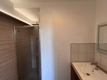 f2 de 50m2 plein centre au calme côté jardin sans vis à vis